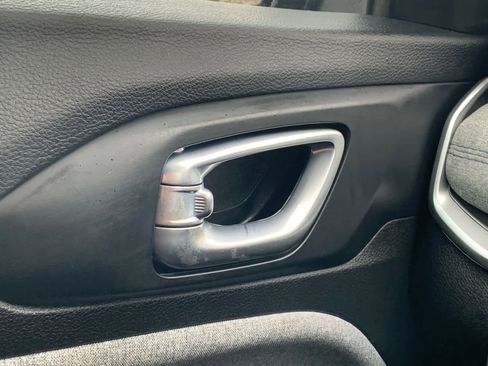 Used 2022 Jeep Compass Latitude w/ Convenience Group image 23