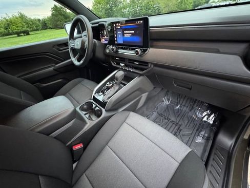 Used 2023 Chevrolet Colorado Trail Boss AWD/4WD image 30