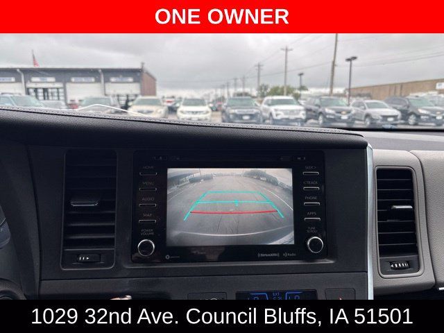 Used 2019 Toyota Sienna XLE Premium FWD image 25