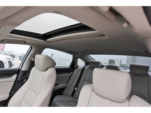 Used 2021 Honda Accord Touring image 28