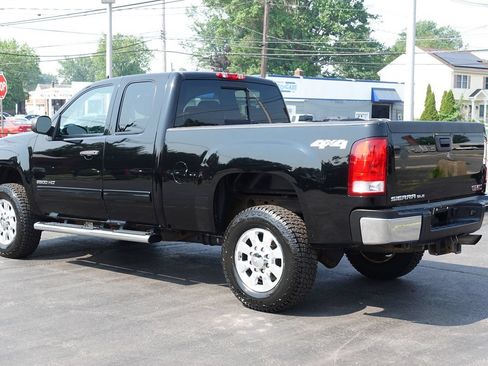 Used 2011 GMC Sierra 2500 SLE w/ Snow Plow Prep Package AWD/4WD image 2
