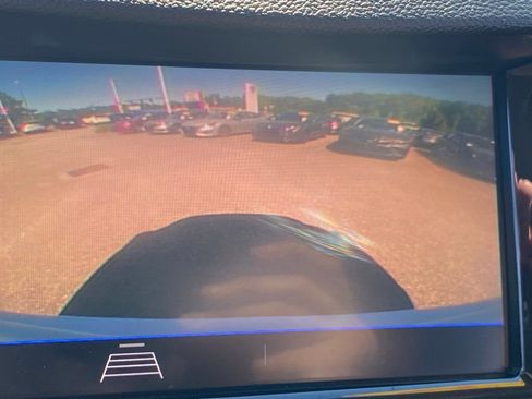 Used 2020 Chevrolet Trax LT w/ LT Convenience Package FWD image 28