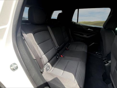Used 2025 Chevrolet Equinox LT FWD image 16