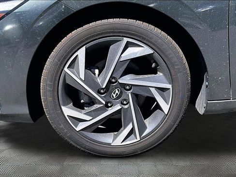 Used 2025 Hyundai Elantra Sport FWD image 28