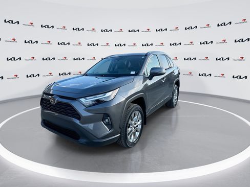 Used 2024 Toyota RAV4 XLE Premium FWD image 4
