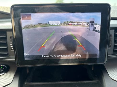 Used 2020 Ford Explorer XLT AWD/4WD image 30
