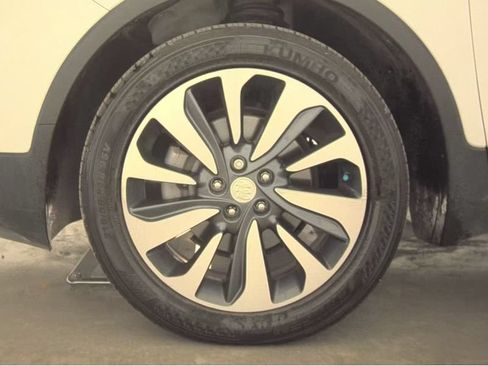 Used 2021 Buick Encore Preferred FWD image 23