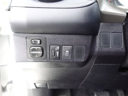 Used 2015 Toyota RAV4 XLE FWD image 18