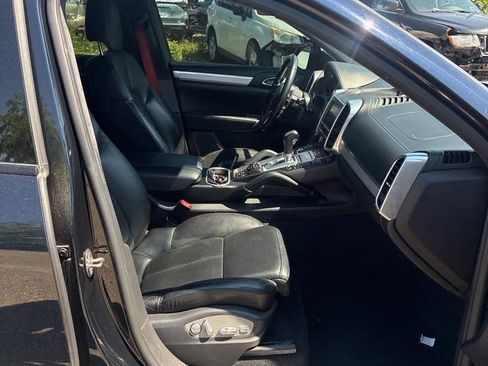 Used 2016 Porsche Cayenne GTS AWD/4WD image 23