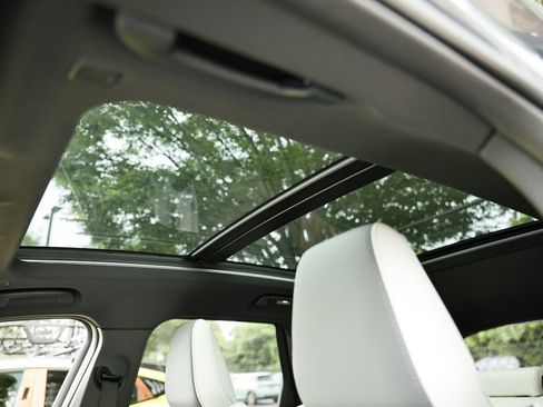 New 2026 BMW X1 xDrive28i w/ Technology Package AWD/4WD image 17