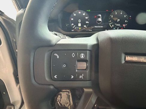 New 2026 Land Rover Defender 110 X-Dynamic SE AWD/4WD image 28