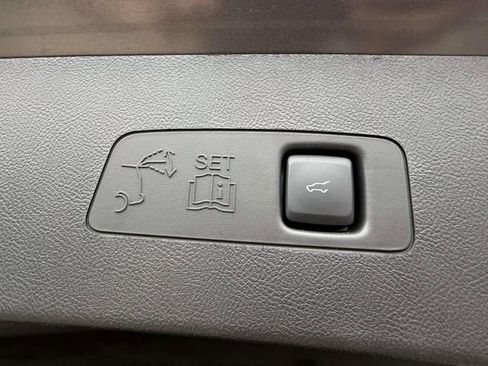 Used 2023 Lincoln Corsair AWD w/ Equipment Group 101A image 7