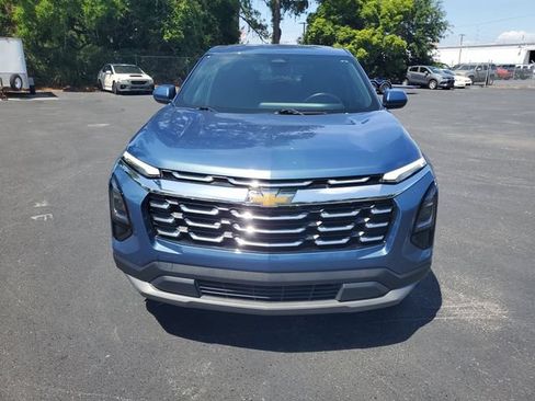 Used 2025 Chevrolet Equinox LT AWD/4WD image 2