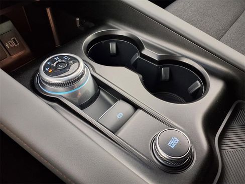 Used 2025 Ford Explorer Active image 25