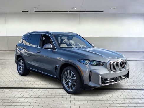 Used 2026 BMW X5 xDrive40i AWD/4WD image 1