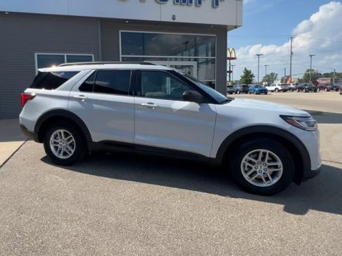 Certified 2026 Ford Explorer Active AWD/4WD image 2