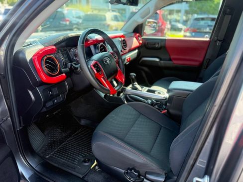 Used 2022 Toyota Tacoma SR5 w/ SR5 Appearance Package (SM) AWD/4WD image 15