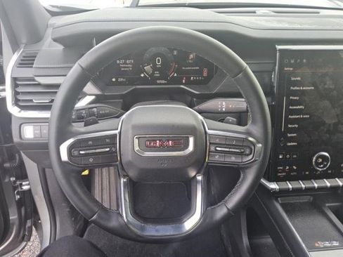 Used 2025 GMC Acadia Elevation image 8