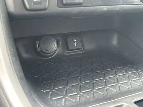 Used 2022 Toyota RAV4 XLE image 22