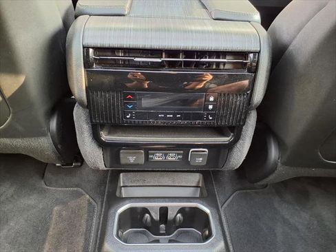 Used 2024 Jeep Wagoneer Series II w/ Premium Group I AWD/4WD image 20