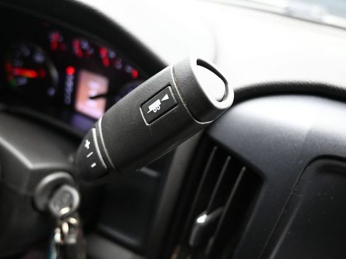 Used 2019 Chevrolet Silverado 2500 W/T AWD/4WD image 17