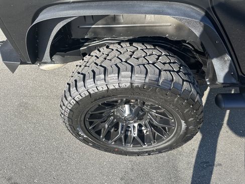 Used 2017 Jeep Wrangler Unlimited Sport w/ Quick Order Package 24S AWD/4WD image 26