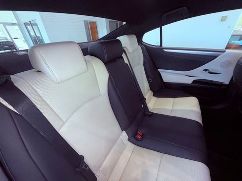 Used 2023 Lexus ES 350 F Sport image 16