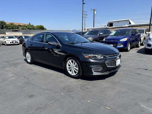 Used 2017 Chevrolet Malibu Hybrid w/ Leather Package FWD image 8
