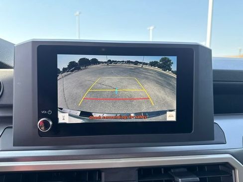 Used 2025 Toyota Tacoma SR5 AWD/4WD image 34