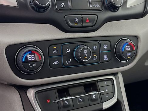 Certified 2022 GMC Terrain SLT AWD/4WD image 19