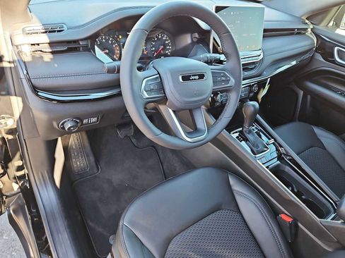 New 2026 Jeep Compass Latitude image 10