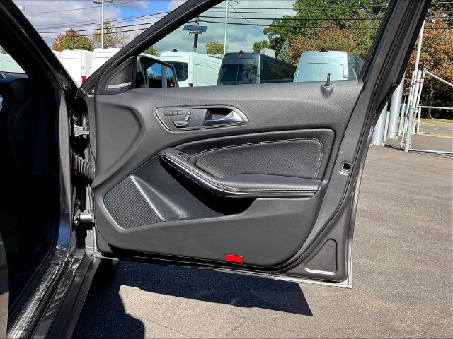 Used 2019 Mercedes-Benz GLA 250 4MATIC image 30