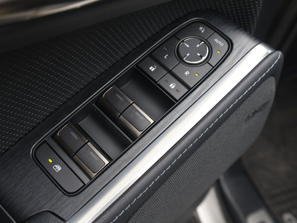 Used 2025 Lexus GX 550 AWD/4WD image 13