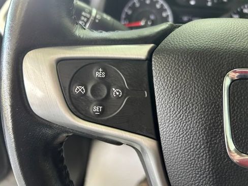 Used 2019 GMC Acadia SLE FWD image 18