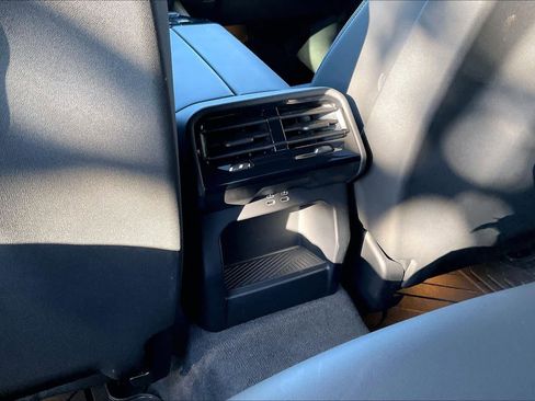 Used 2026 BMW i5 eDrive40 w/ Premium Package image 34