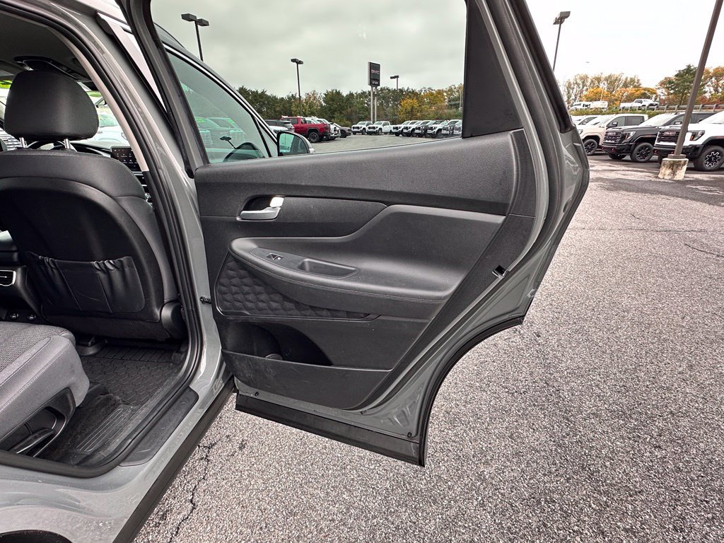 Used 2023 Hyundai Santa Fe SEL w/ Winter Weather Package AWD/4WD image 18