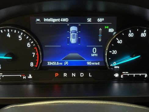 Used 2023 Ford Explorer XLT AWD/4WD image 4