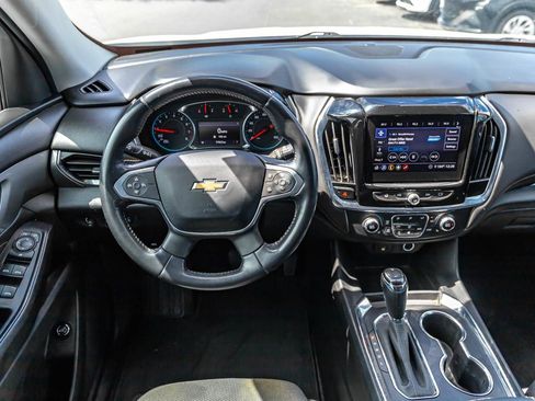 Used 2020 Chevrolet Traverse LT FWD image 11