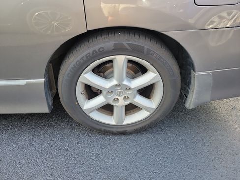 Used 2013 Nissan Quest SL FWD image 18