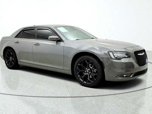 Used 2019 Chrysler 300 S RWD image 3