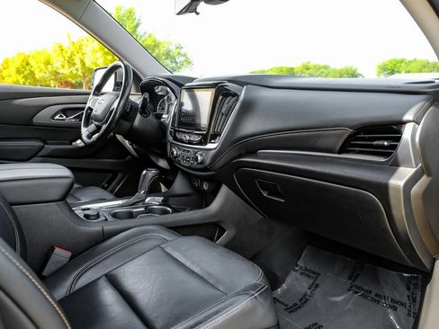 Used 2020 Chevrolet Traverse Premier image 16