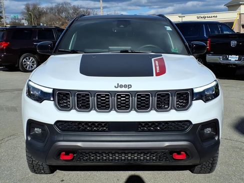 Used 2025 Jeep Compass Trailhawk w/ Trailhawk Elite Group image 9