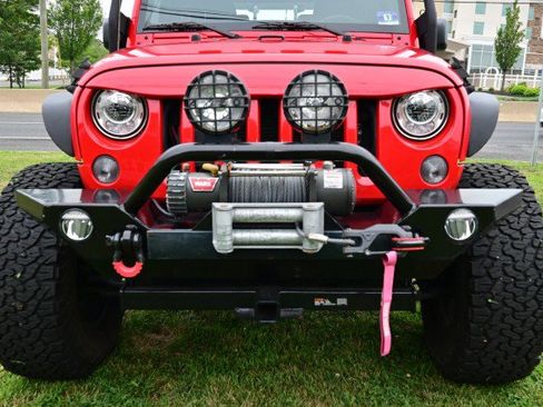 Used 2018 Jeep Wrangler Rubicon w/ Power Convenience Group image 10