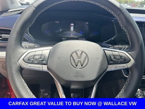 Certified 2024 Volkswagen Taos SE FWD image 19