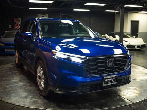 Used 2025 Honda CR-V LX image 5