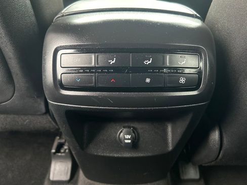 Used 2022 Hyundai Palisade SE image 16