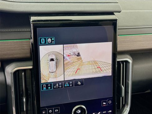 New 2026 GMC Acadia Denali w/ Super Cruise Package image 9