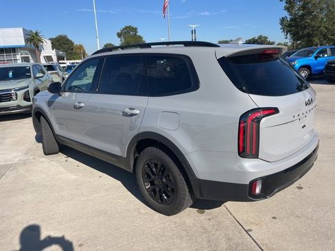 Used 2025 Kia Telluride AWD image 4