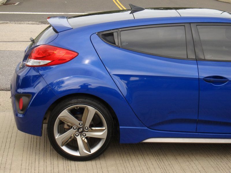 Used 2013 Hyundai Veloster Turbo w/ Ultimate Pkg FWD image 11