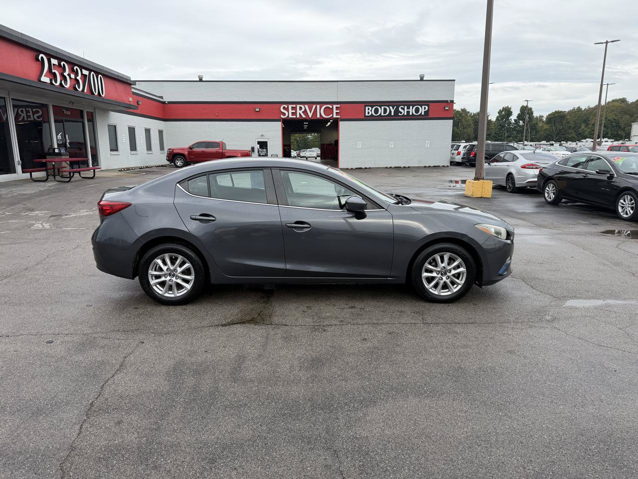 Used 2016 MAZDA MAZDA3 i Sport w/ Preferred Equipment Package FWD image 2